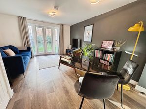 Photo 7- click for photo gallery